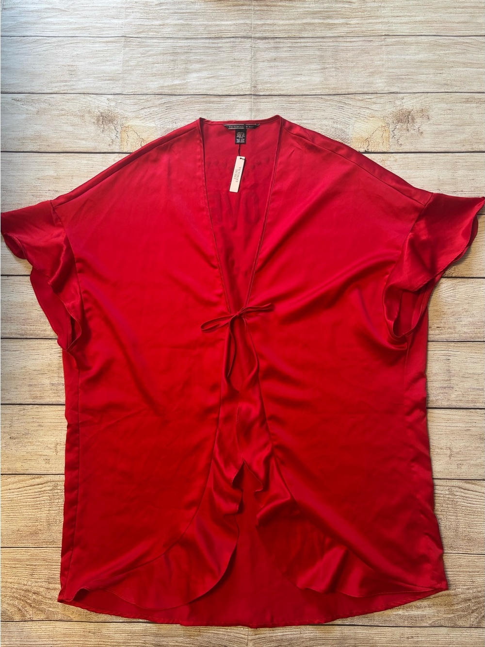 Victorias Secret Women’s kimono Style Satin Red “Love” Heart Robe. OS, NWT